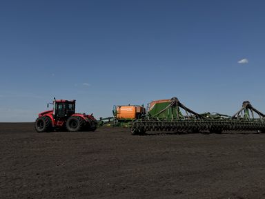 Внимание на семью и производительность труда: аграрии Красноярского края обсуждают изменения в господдержке отрасли