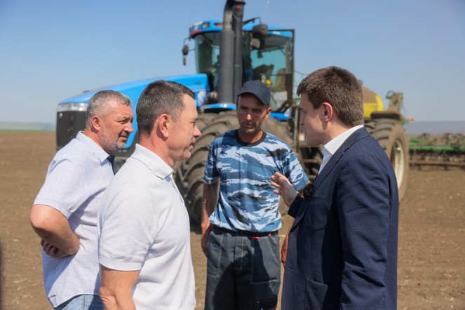 Михаил Котюков встретился с сельхозпроизводителями Минусинского района