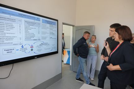 Михаил Котюков обсудил с аграриями ход уборочной кампании и развитие кадрового потенциала отрасли